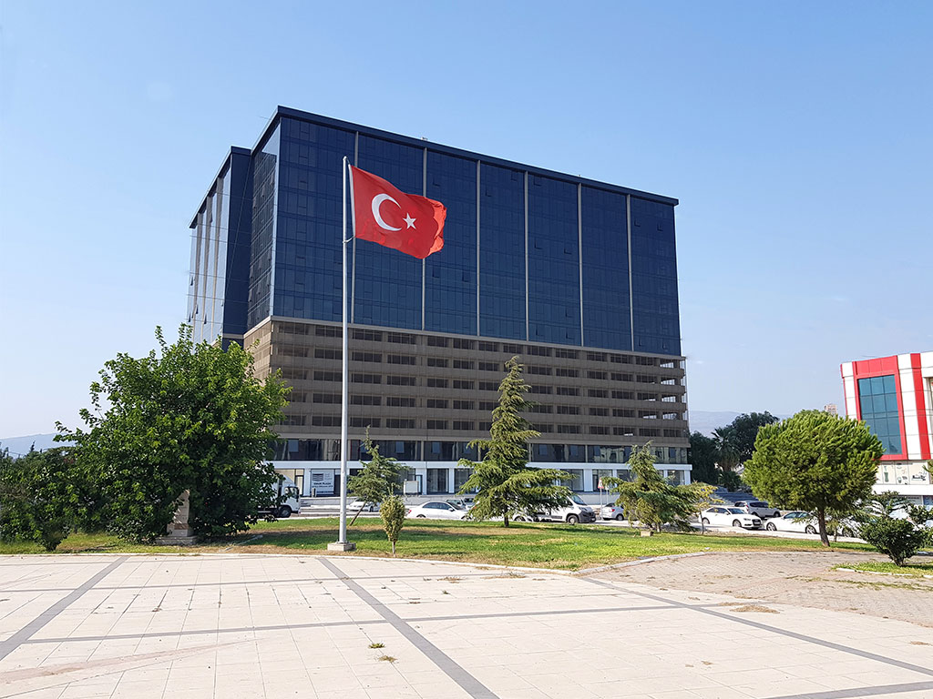 İzmir Gıda Çarşısında 120 m2 Net Full Tadilat Köşe Konum Satılık