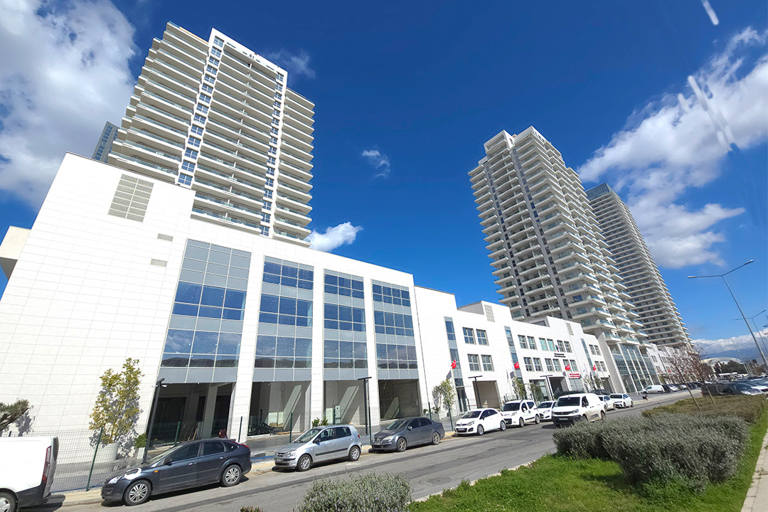 İzmir Gıda Çarşısı Emlak Ofisleri